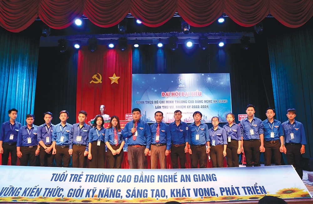 ĐOÀN TNCS HỒ CHÍ MINH TRƯỜNG CAO ĐẲNG NGHỀ AN GIANG