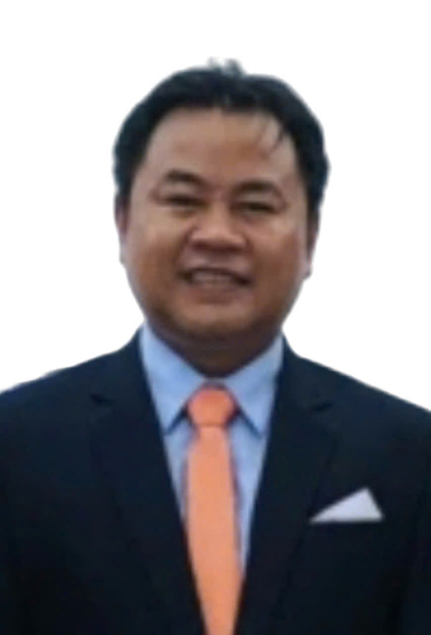 A person in a suit and tie Description automatically generated