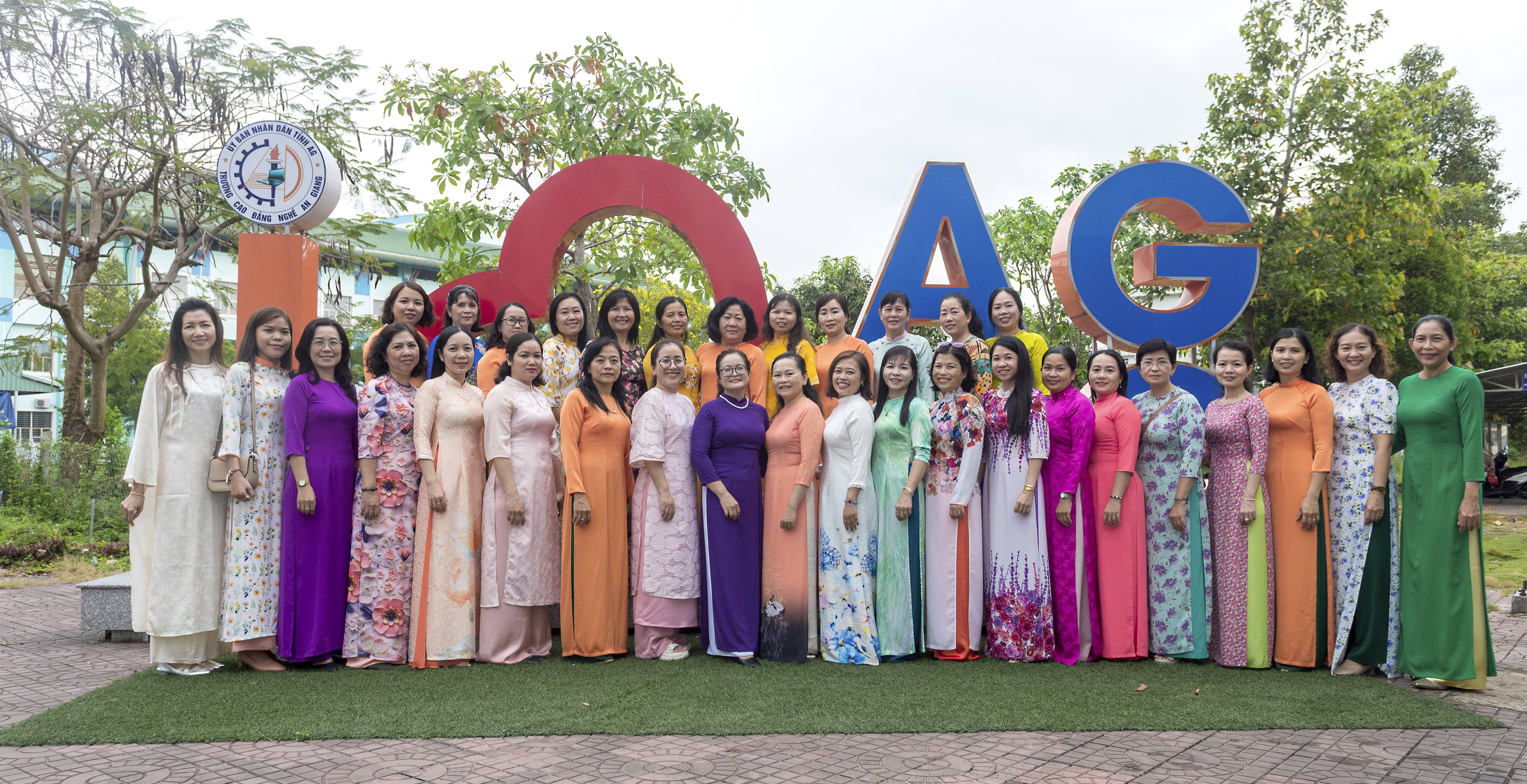 Công đoàn viên nữ Trường Cao đẳng Nghề An Giang hưởng ứng Tuần lễ Áo dài – Lan tỏa vẻ đẹp truyền thống nơi giảng đường