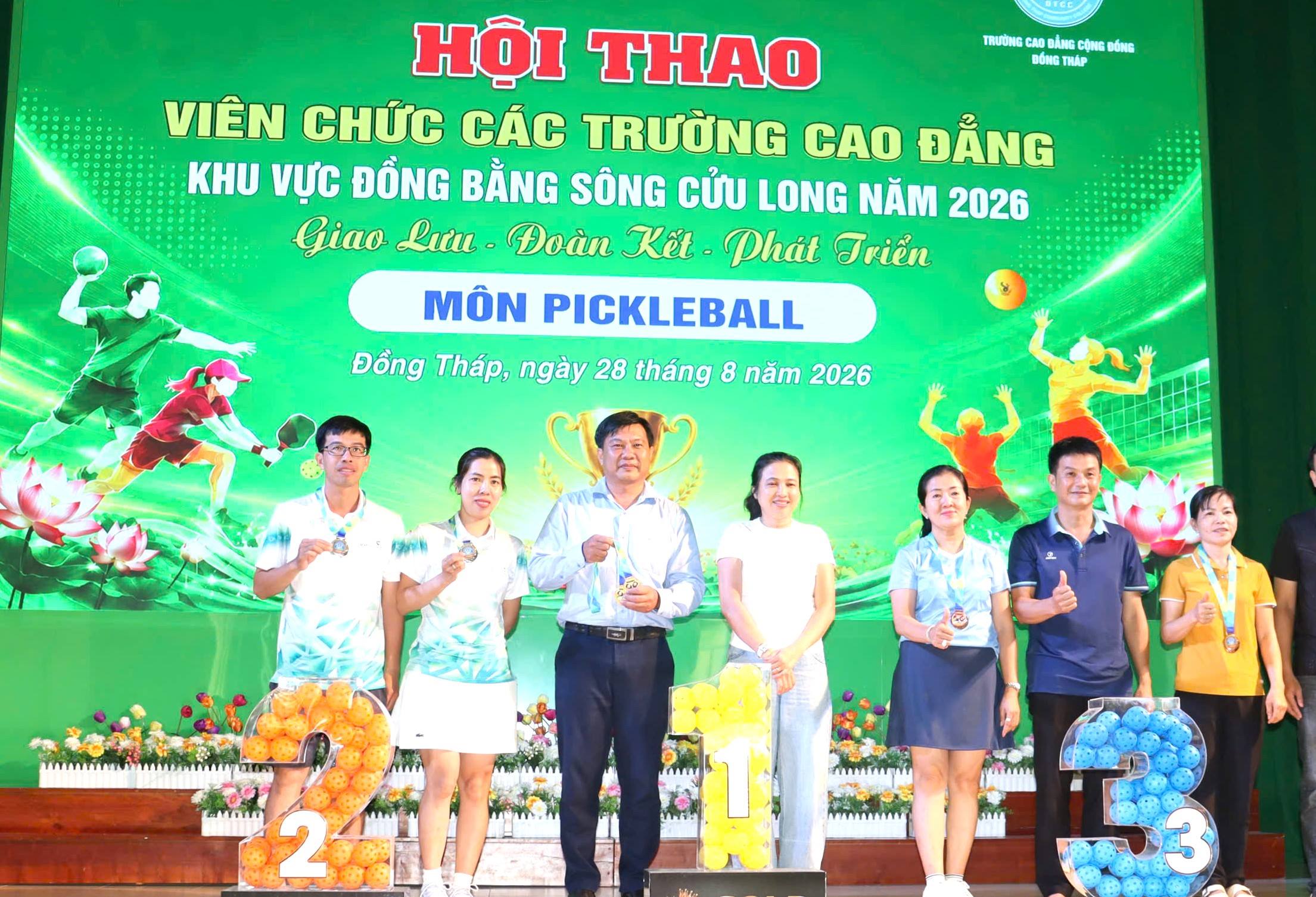 Giải Ba Pickleball đôi nam nữ