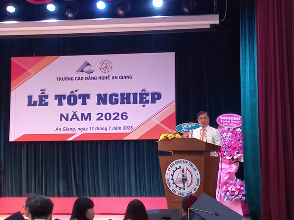 Vinh danh 3 sinh viên Khoa Công nghệ thông tin - Trường Cao đẳng nghề An Giang tại Lễ tốt nghiệp năm 2026