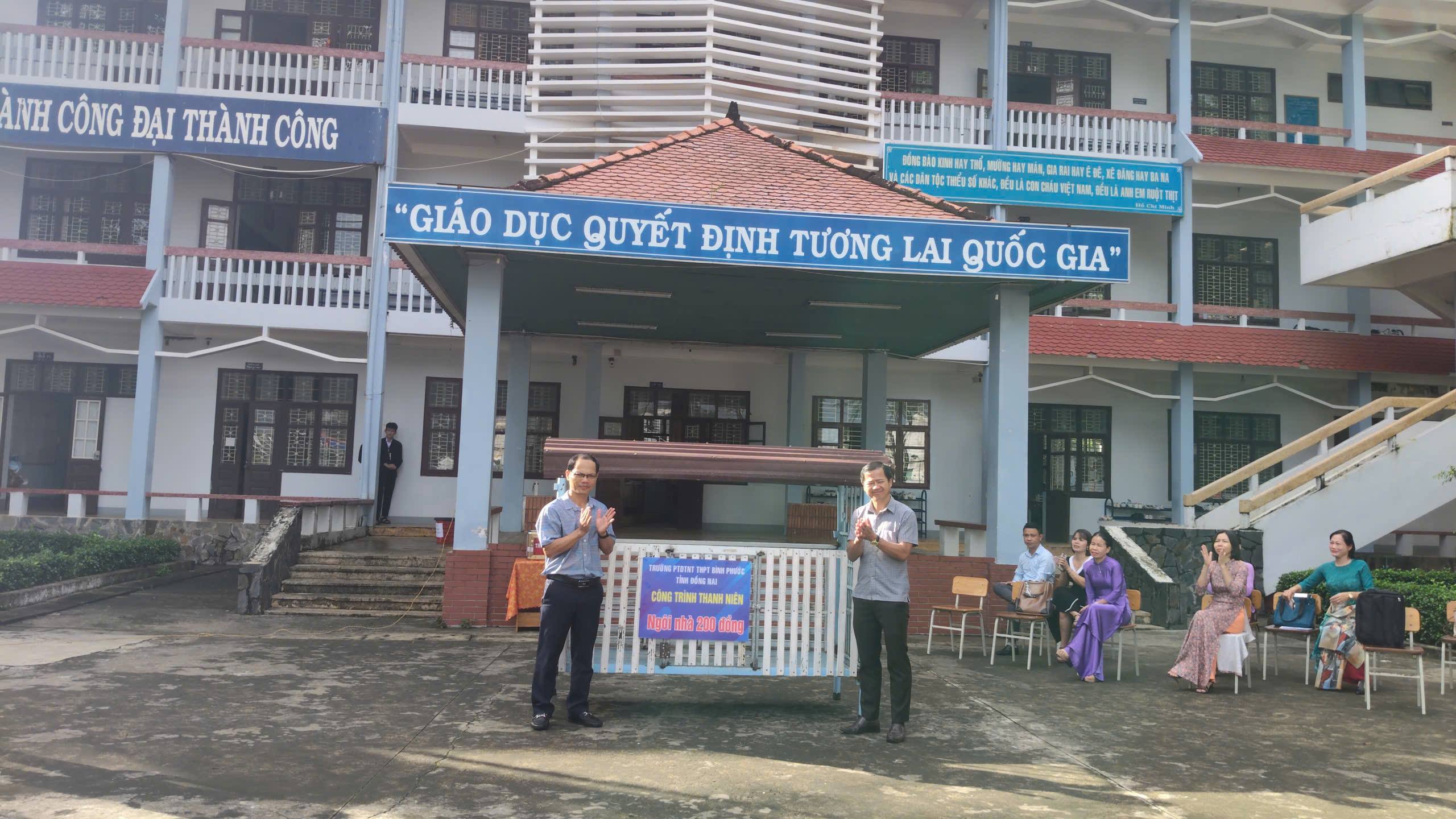 CÔNG TRÌNH THANH NIÊN “NGÔI NHÀ 200 ĐỒNG” – LAN TỎA YÊU THƯƠNG, GÓP PHẦN BẢO VỆ MÔI TRƯỜNG