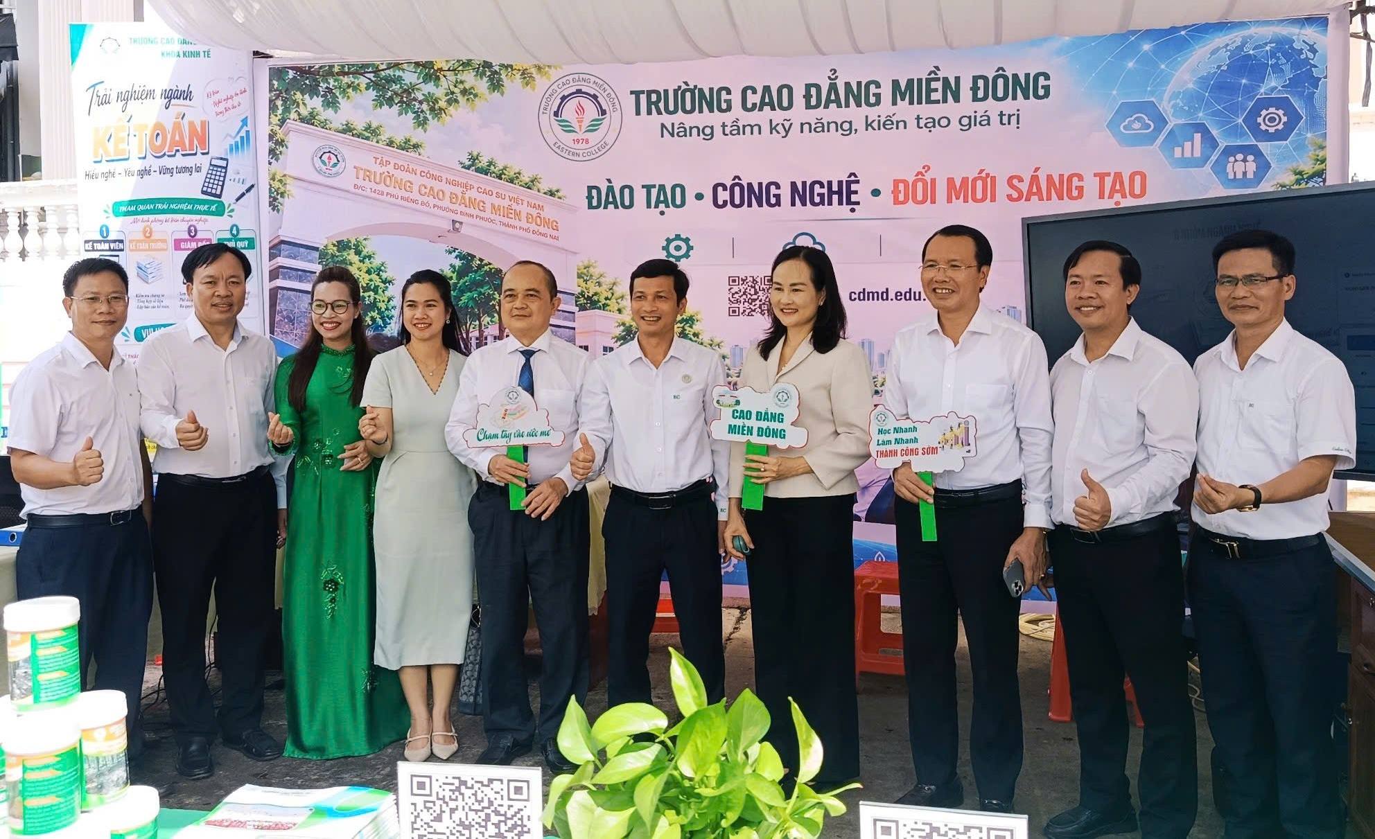 TRƯỜNG CAO ĐẲNG MIỀN ĐÔNG THAM GIA HỘI NGHỊ RA MẮT KHÔNG GIAN ĐỔI MỚI SÁNG TẠO PHƯỜNG BÌNH PHƯỚC