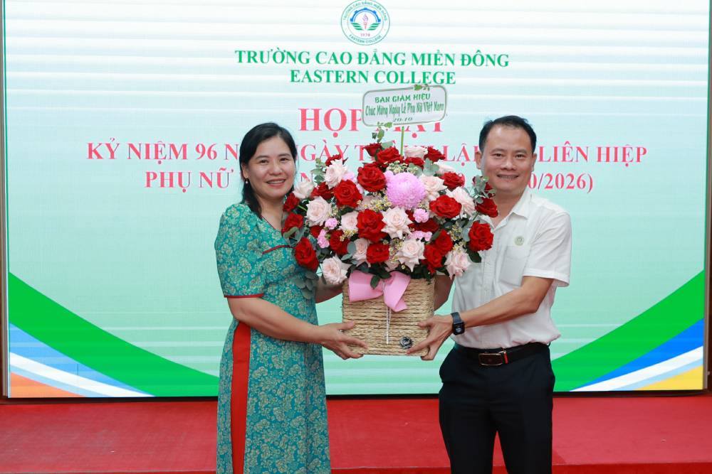 TRƯỜNG CAO ĐẲNG MIỀN ĐÔNG HỌP MẶT KỶ NIỆM 96 NĂM NGÀY THÀNH LẬP HỘI LIÊN HIỆP PHỤ NỮ VIỆT NAM