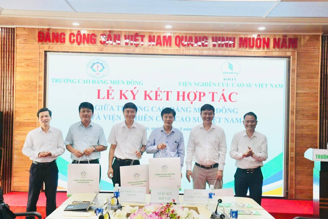 TRƯỜNG CAO ĐẲNG MIỀN ĐÔNG VÀ VIỆN NGHIÊN CỨU CAO SU VIỆT NAM KÝ KẾT HỢP TÁC: KẾT NỐI TRI THỨC, CÔNG NGHỆ VÀ ĐÀO TẠO