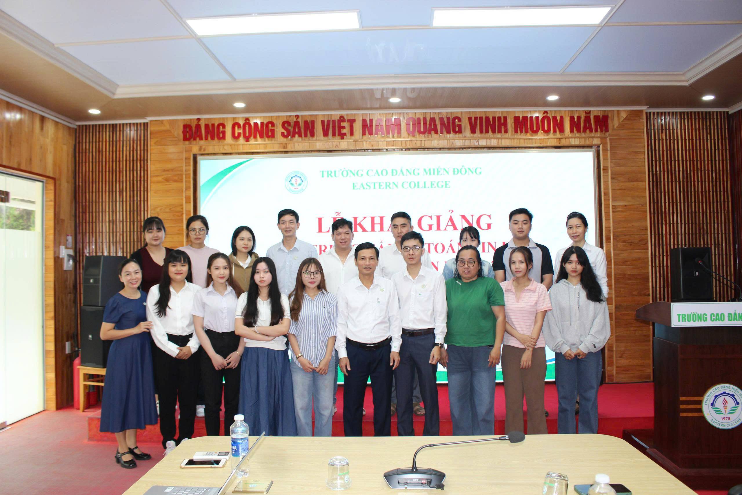 KHAI GIẢNG LỚP TRUNG CẤP KẾ TOÁN – TIN HỌC  HỆ VỪA LÀM VỪA HỌC VÀ VĂN BẰNG 2