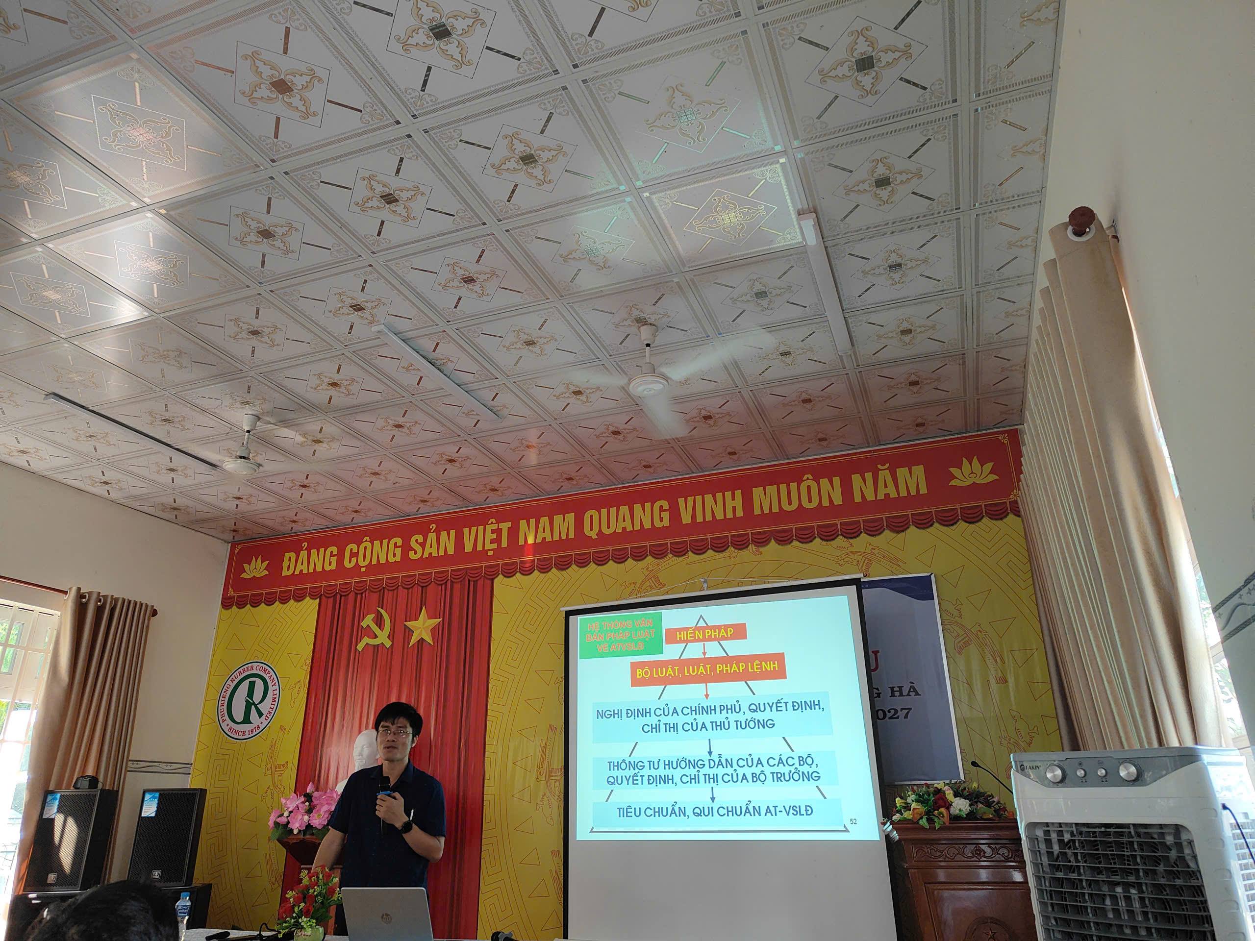 Trường Cao đẳng Miền Đông phối hợp Công ty TNHH MTV Cao su Phú Riềng tổ chức huấn luyện an toàn, vệ sinh lao động cho người lao động năm 2026