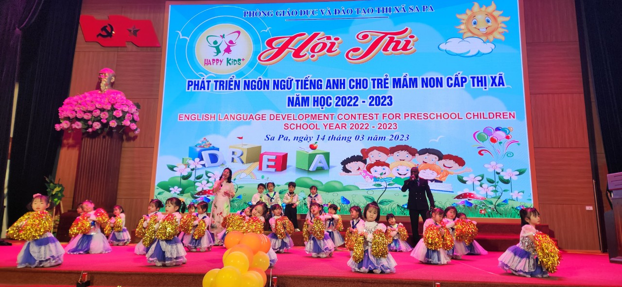 Trưởng phòng Giáo dục và Đào tạo thị xã Sa Pa gặp mặt đội tuyển tham dự Kỳ thi chọn HSG cấp tỉnh năm 2023