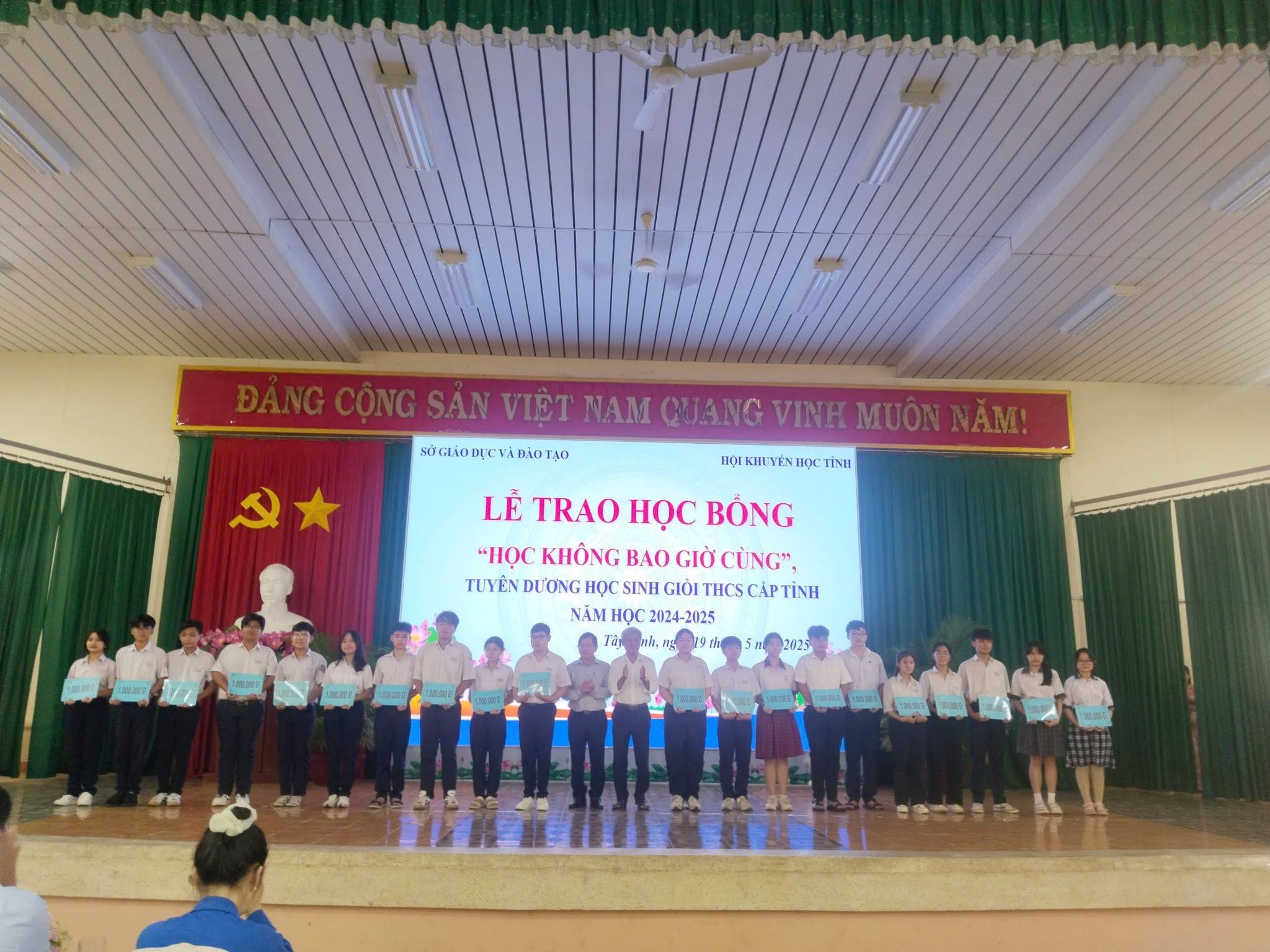anh tin bai