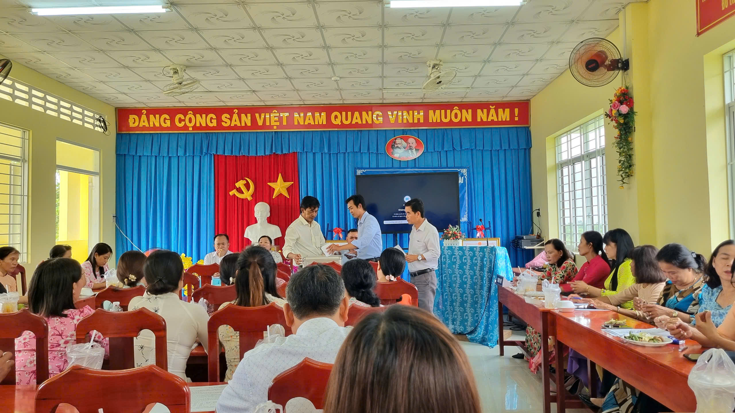 anh tin bai