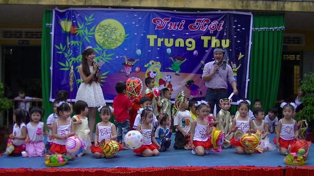 Bé vui đến trường