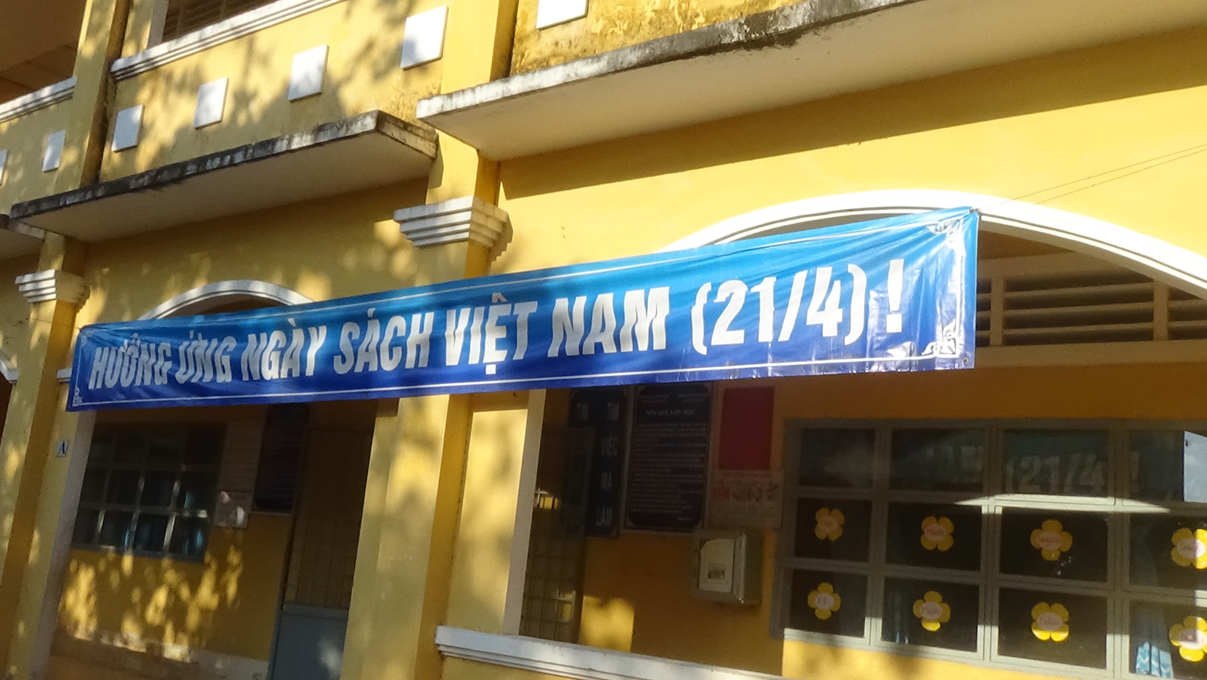 HÌNH ẢNH NGÀY SÁCH VIỆT NAM CỦA TRƯỜNG TH TÔ THỊ HUỲNH