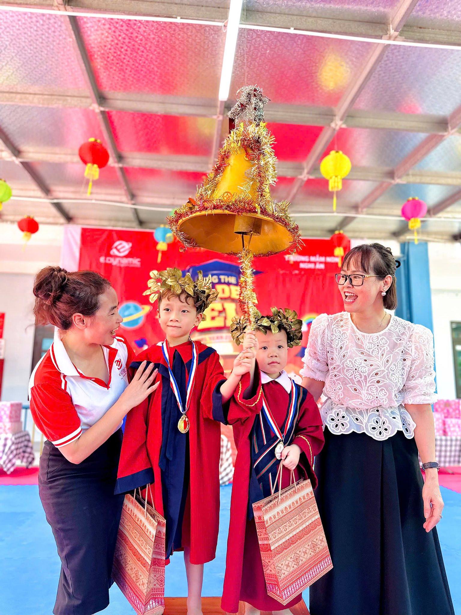 RUNG CHUÔNG VÀNG” TIẾNG ANH – BÉ TỰ TIN, BÉ TỎA SÁNG!