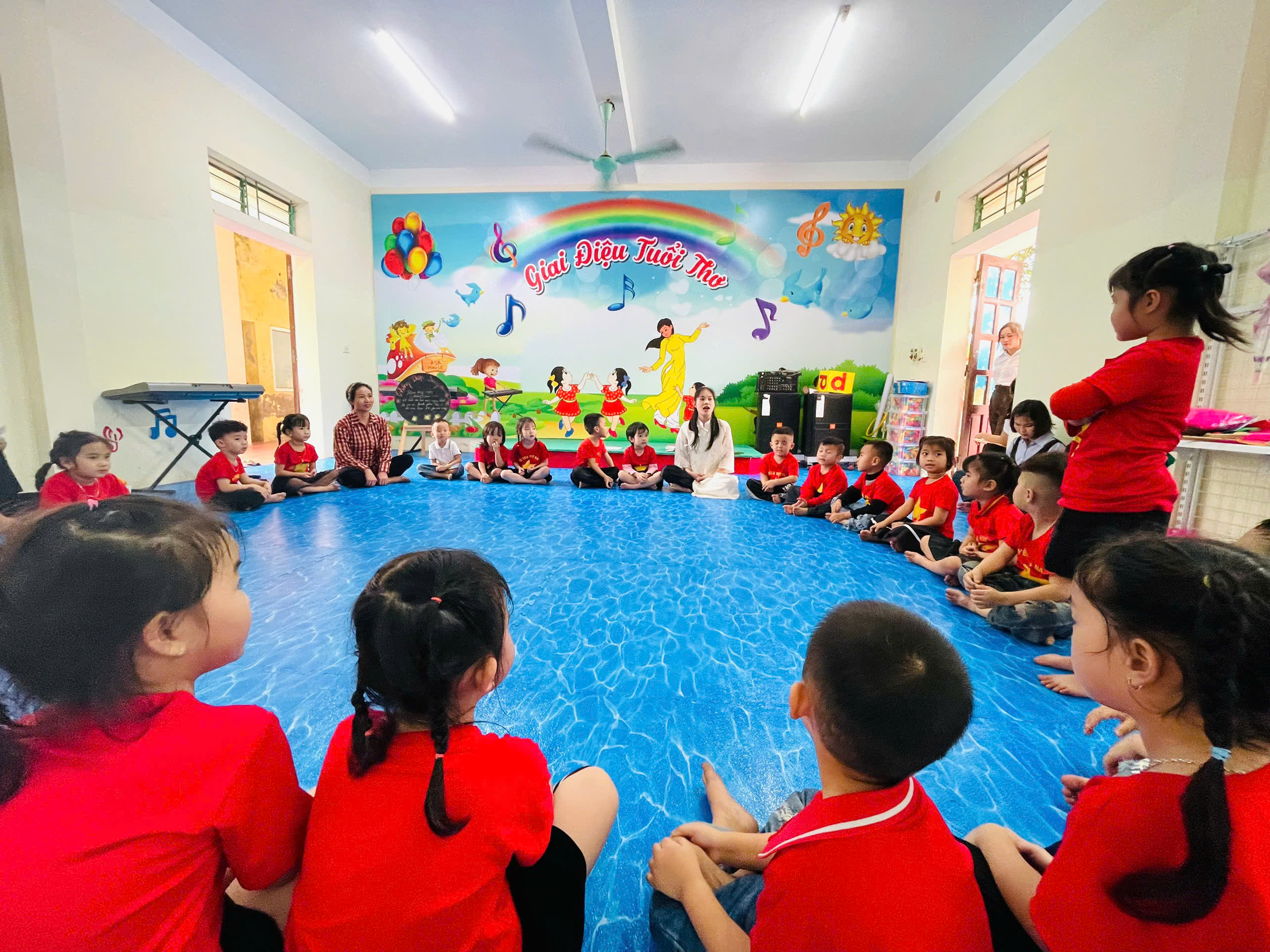 Hoạt động trò chuyện sáng