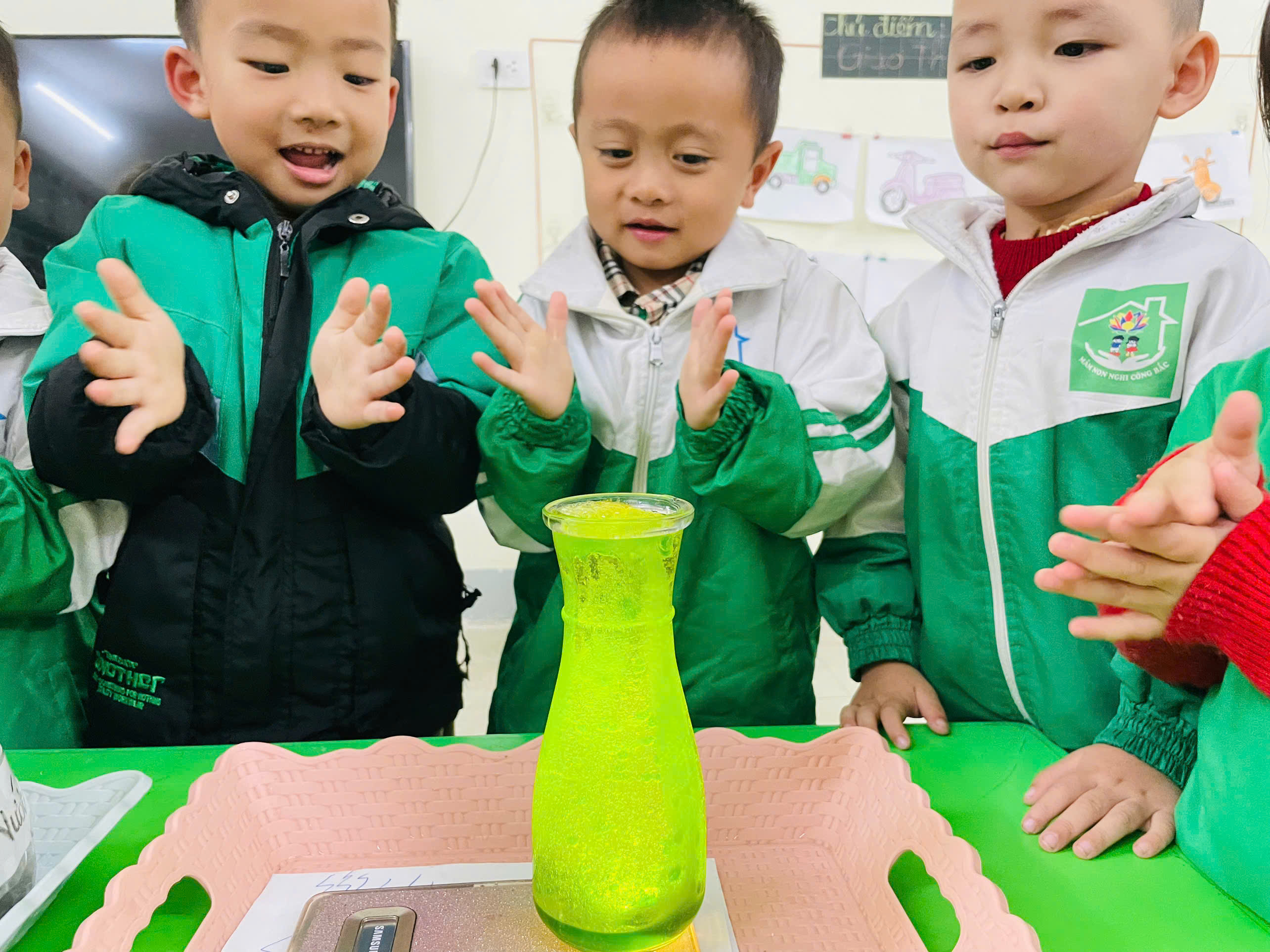 Anh-tin-bai